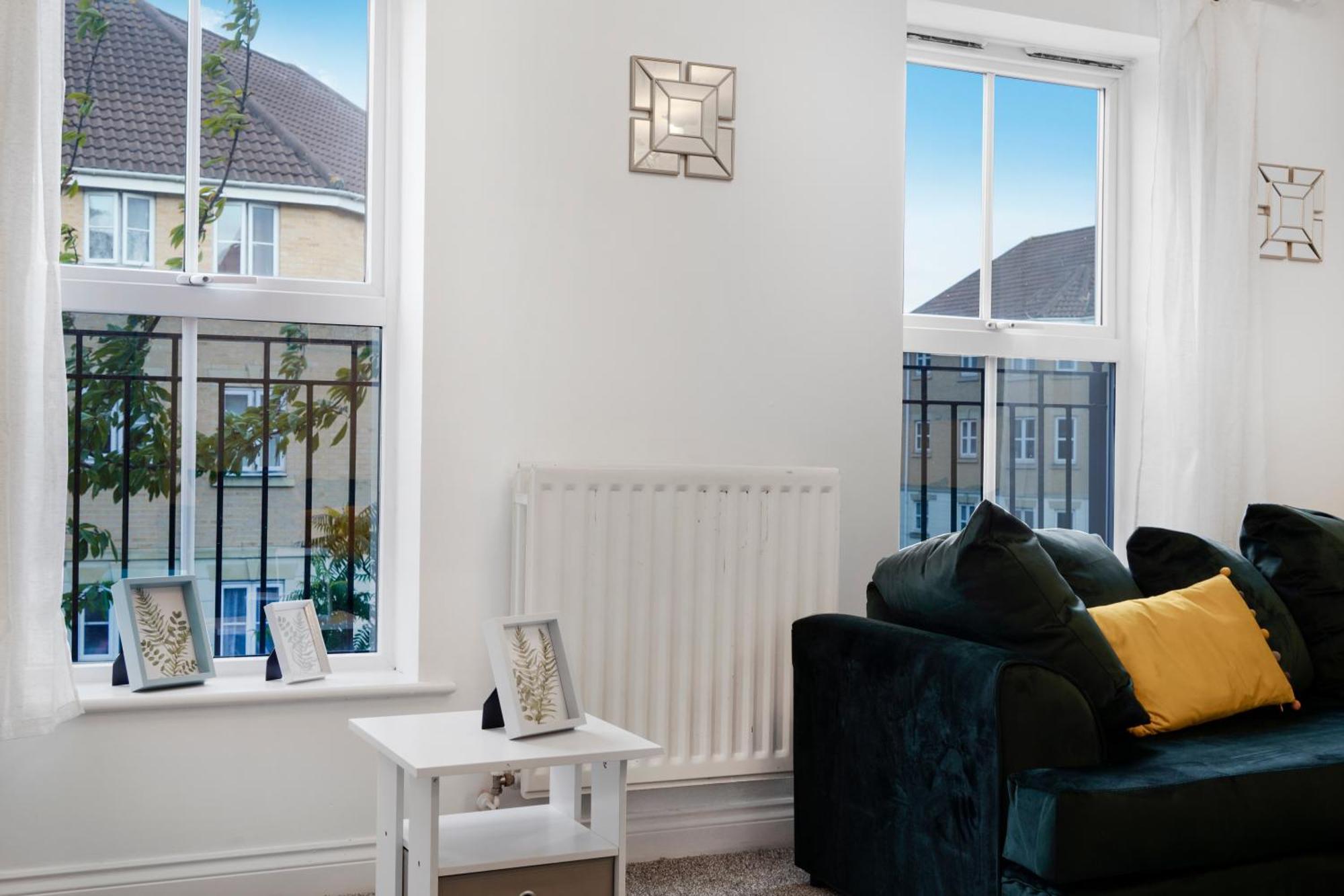 Station & Shops 3Min Walk I Heathrow 15 Mins I X2 Ensuites I Parking X2 Langley Marish Kültér fotó